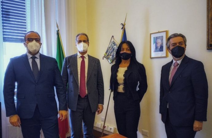 Forza Italia chiede lo stop alle cartelle esattoriali