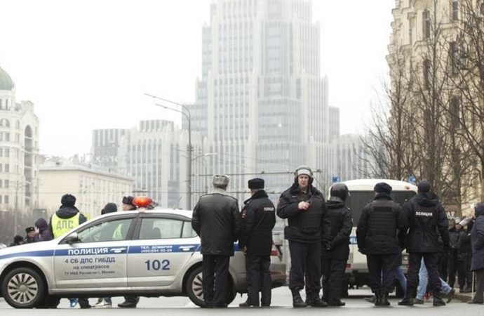 Mosca: attentato in una scuola vicino a un convento ortodosso.